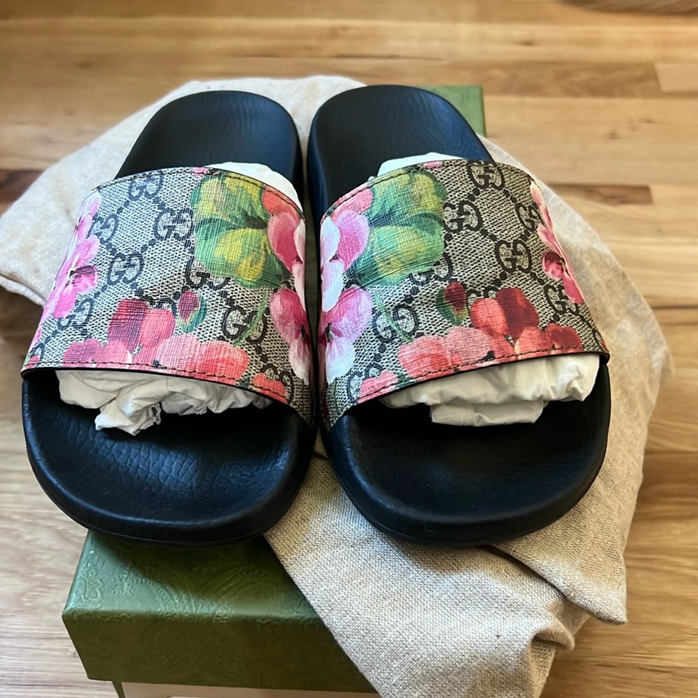 Gucci slides